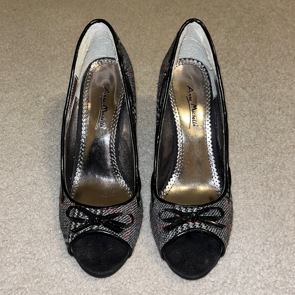 Black and Grey Anne Michelle Wedges